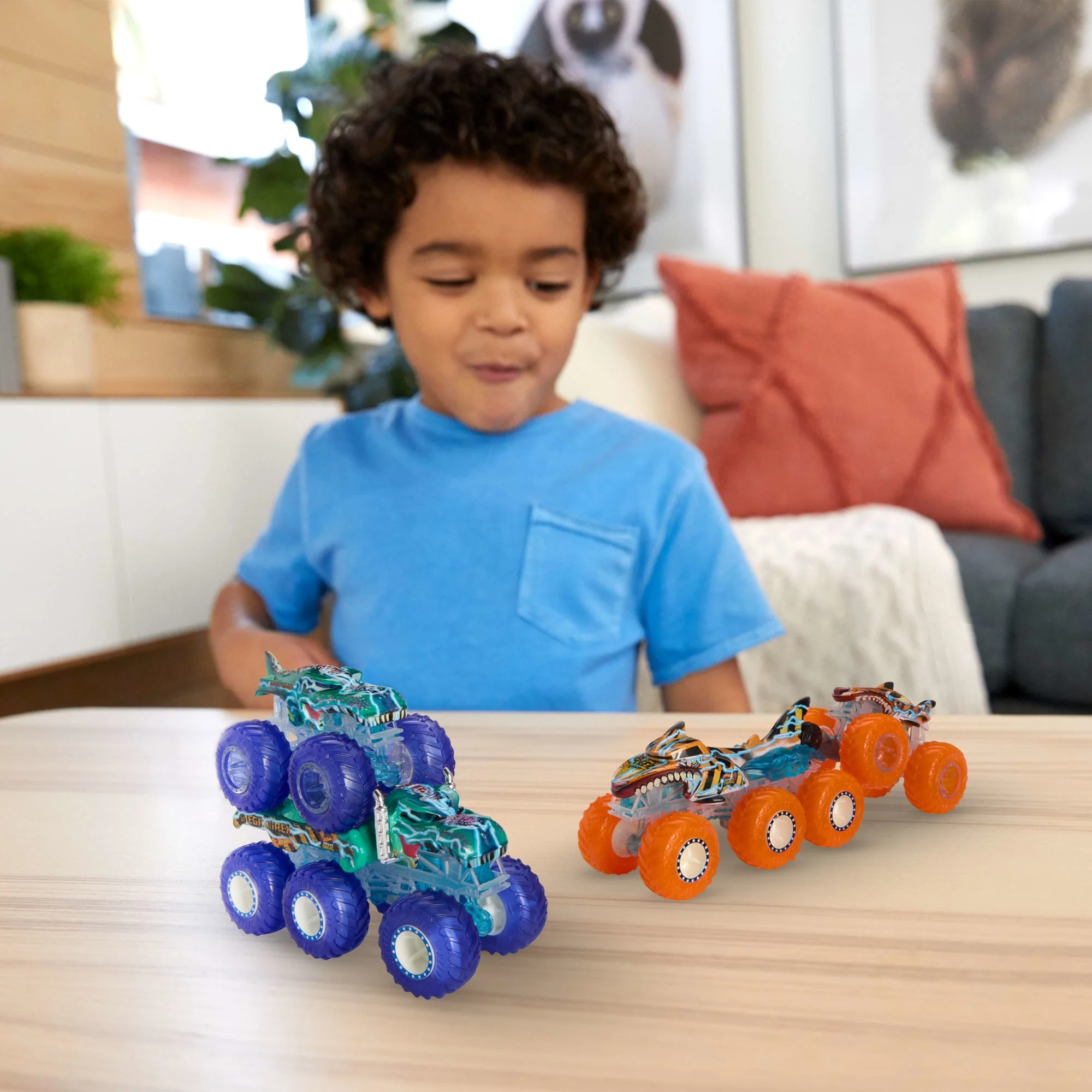 Hot Wheels Monster Trucks Power Smashers Oyuncak Araç Ve Büyük Tir Çoklu Paketi (4 Oyuncak Araç) - Imagen 2